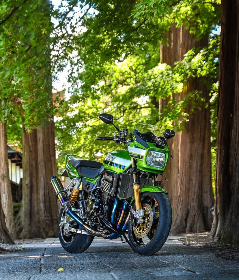 川崎名副其实的街霸-绿色大猪头kawasaki zrx1200