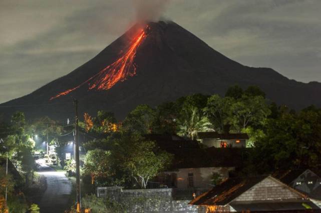 侃天下|日本阿苏山火山喷发,富士山也到了活跃期