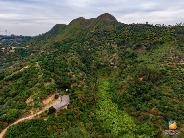 博白古八景之一的双角峰,有这样一个美丽的传说