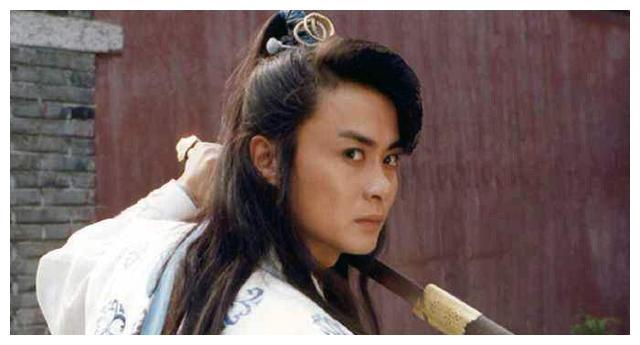 《风云》捧红了不少演员,除了赵文卓,何润东,还有雄霸的饰演者千叶真
