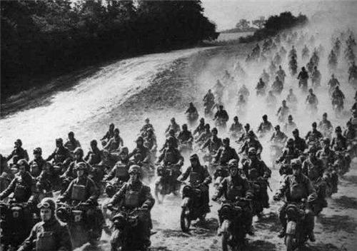 二战唯一对中国宣战的国家后险被200名士兵打得灭国不是日本