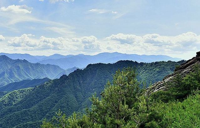 西安朱雀国家森林公园位于户县南部,秦岭北麓,东湿河上游,以自然山水