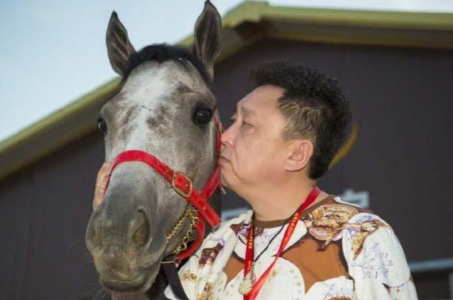 于谦回应马场拆迁获赔4亿这要是真的我早不在这里了