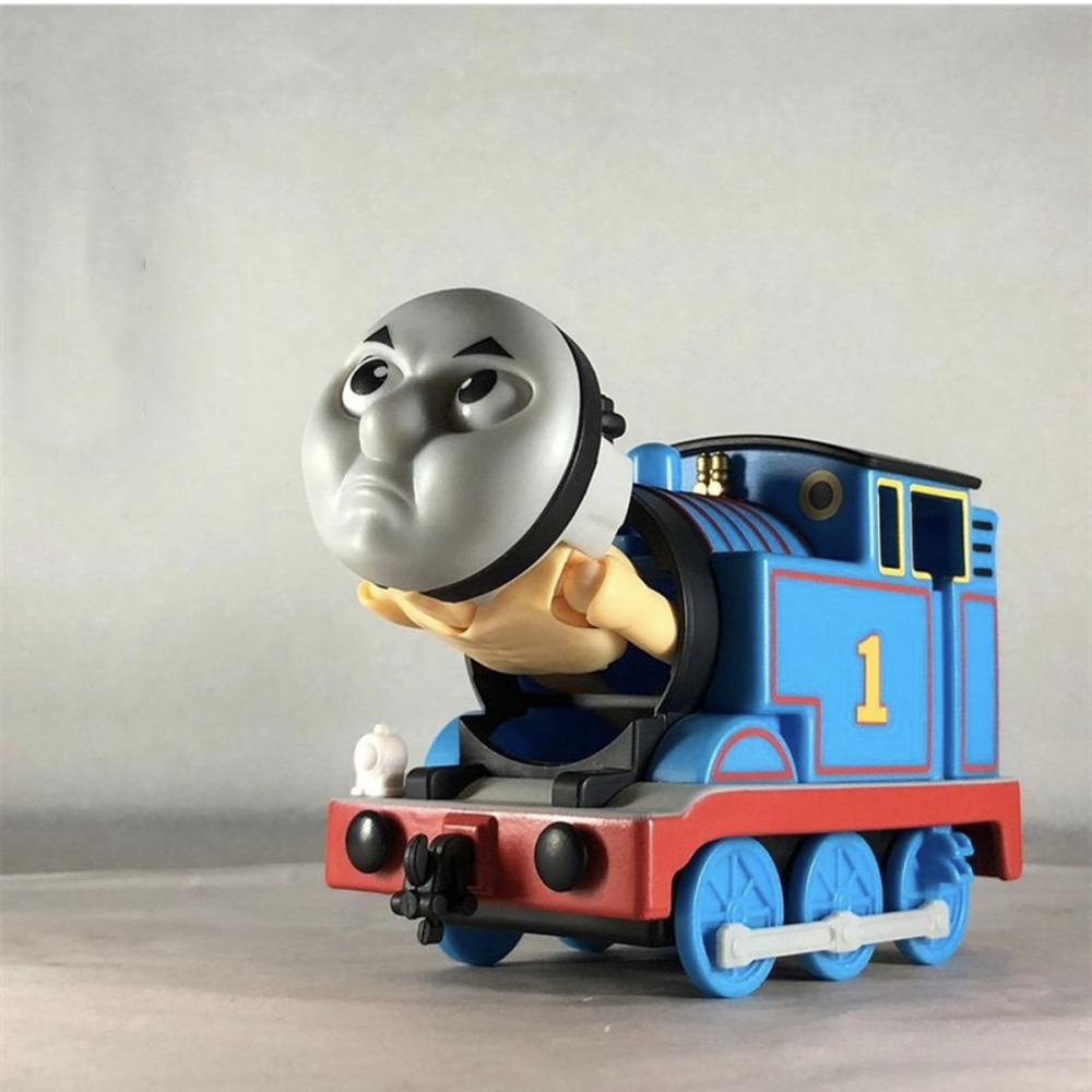 日本动漫爱好者自制托马斯小火车头,表情相当丰富,到底想说什么