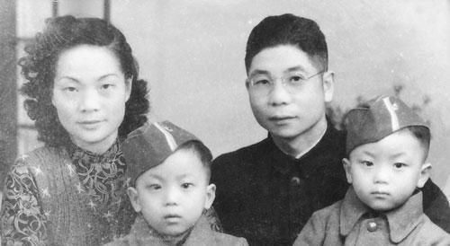 蒋经国去世后,四个儿子相继亡故,仅剩一个儿子,却不能