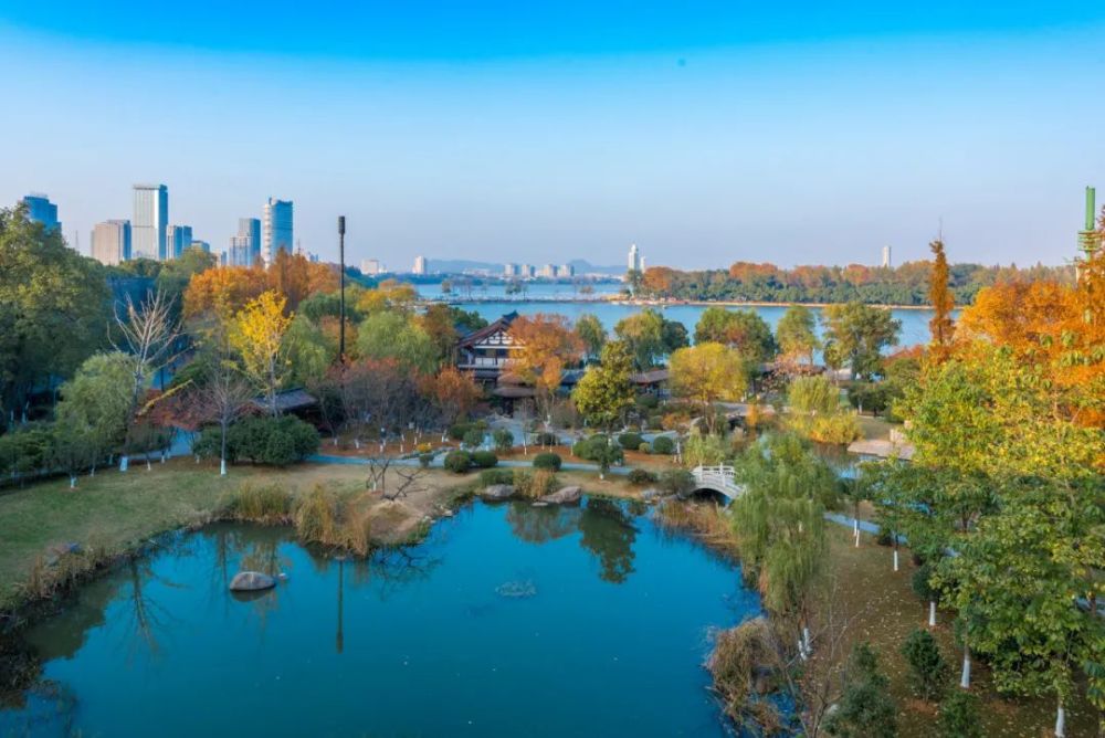 南京景点基本都有地铁直达,登陆登陆宝领取南京地铁乘车卡,乘地铁巨