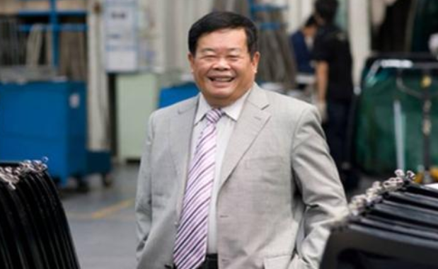 "玻璃大王"曹德旺想娶红颜知己,告知发妻,妻子:只要和