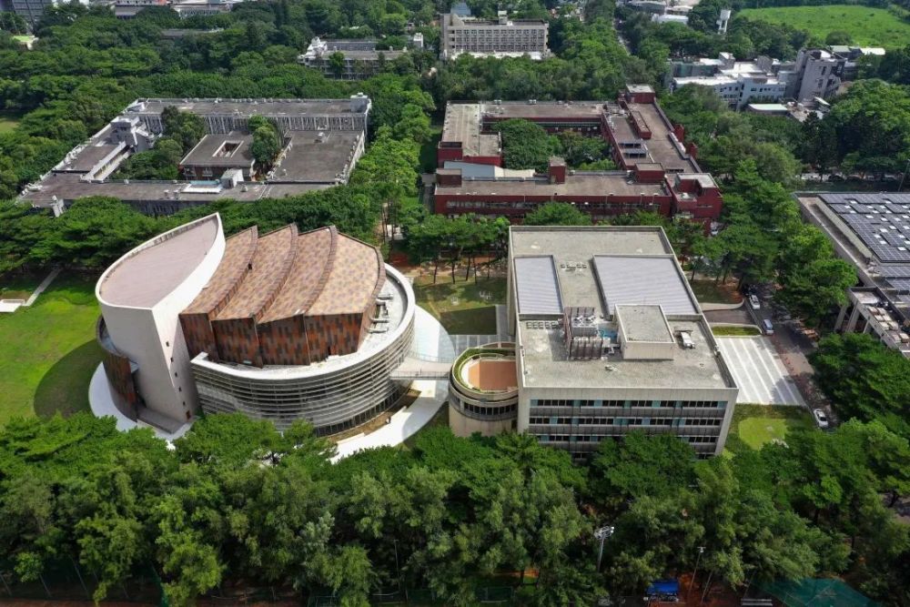 校园公共建筑设计:中国台湾中央大学多功能大礼堂/案例