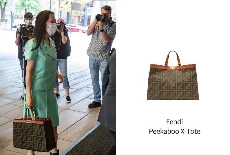 其中一只她很常背的包,就是 fendi peekaboo x-tote!