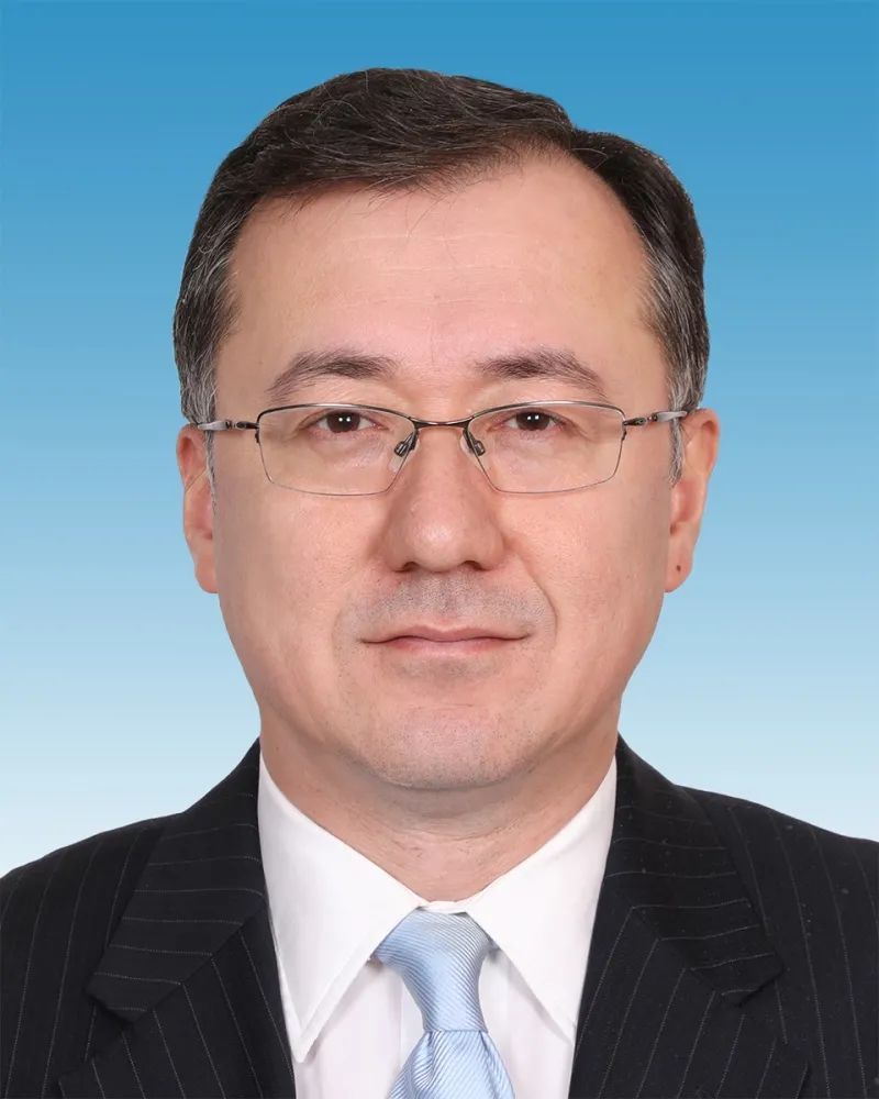 伊力扎提·艾合买提江,男,维吾尔族,1975年6月生,大学,中共党员.