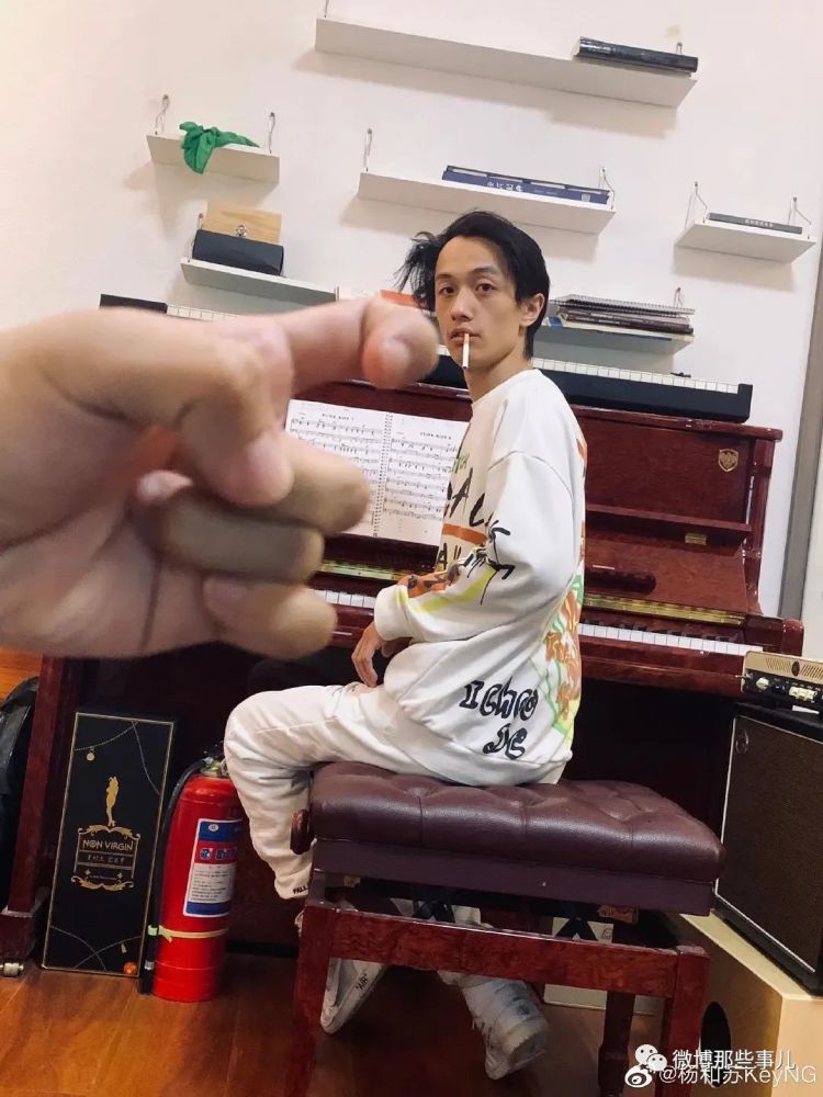 流量女星被锤当小三!前女友曝光聊天记录,孟美岐原来也当舔狗开黄腔!