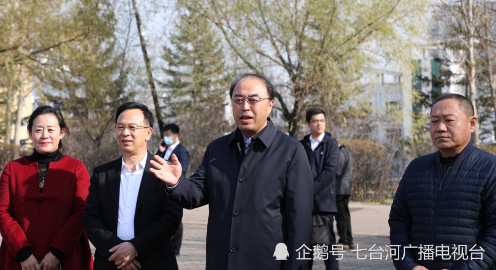 七台河市政府市长李兵看望慰问环卫工人