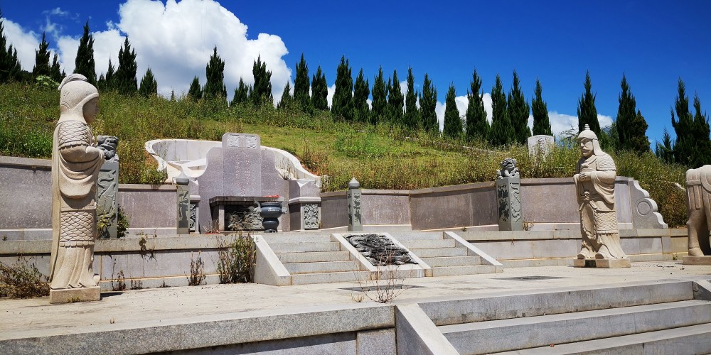 唏嘘福建发现清朝李光地墓现场荒凉无人看管曾力谏康熙收复台湾