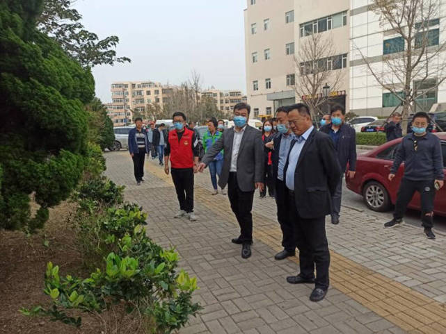 青岛市市南区区委副书记潘峰带队督导八大峡街道创建