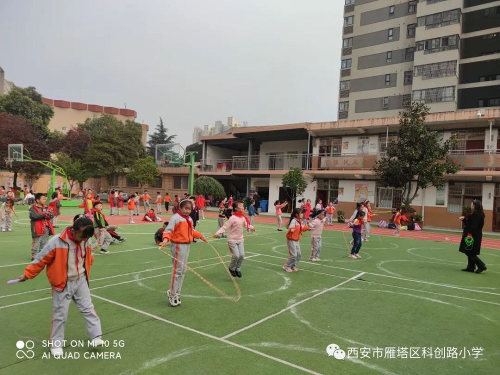 多彩社团缤纷校园西安市雁塔区科创路小学课后服务社团活动开始啦