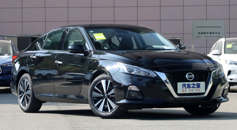 刚刚上市的2022款本田雅阁260turbo 豪华版和2021款日产天籁 xl智劲版