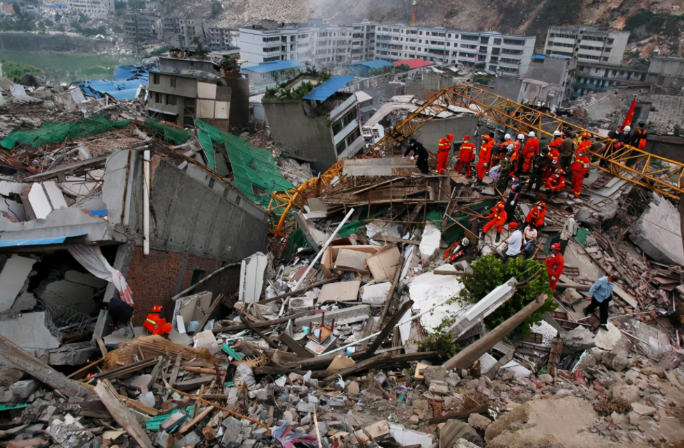 薛璐带的实习生王璐,曾在汶川大地震报道中看到过他的故事.