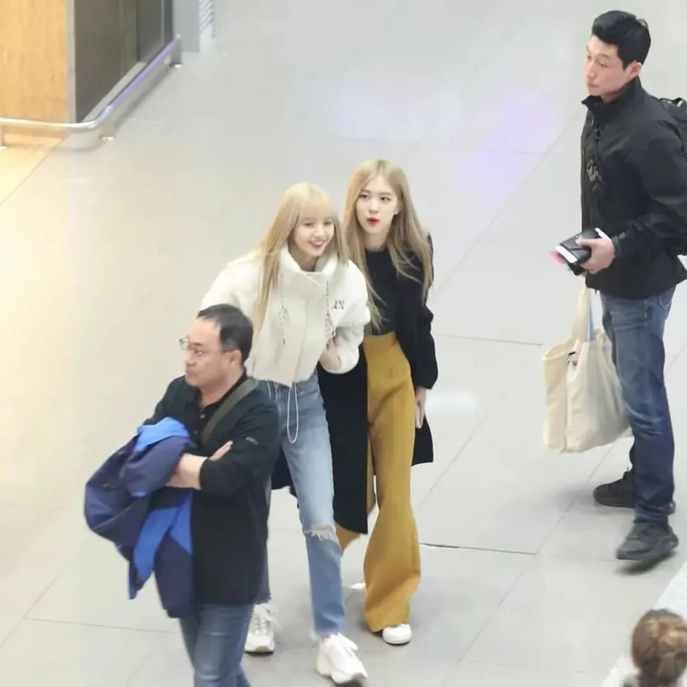 lisa和rosé美照特辑今天的五花肉cp来啦