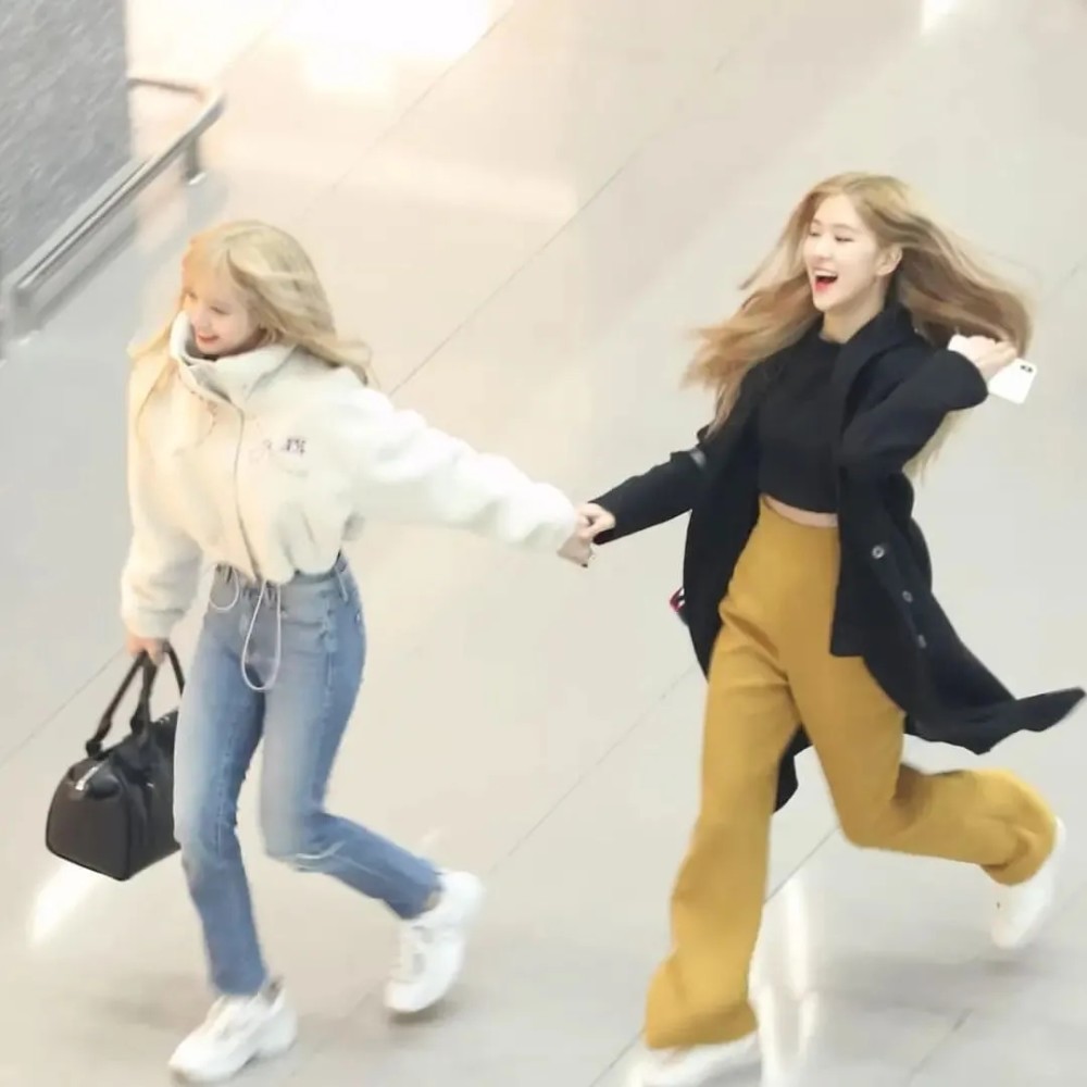 lisa和rosé美照特辑今天的五花肉cp来啦