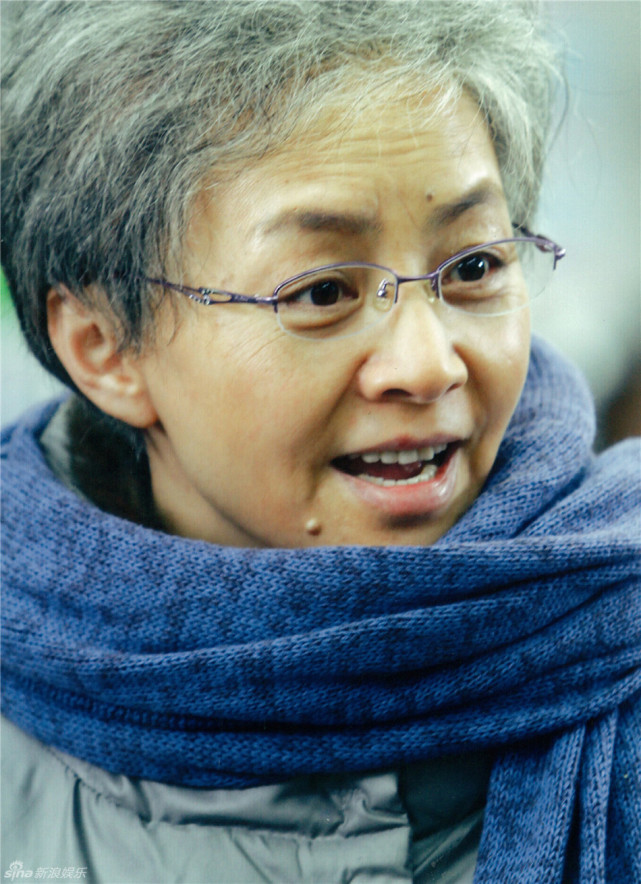 确实对英达的生活平添了不少波折,宋丹丹对"婚外恋"的坦诚,给英达添了