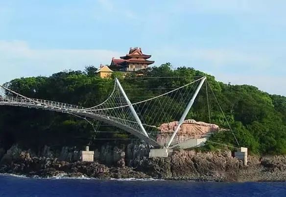 小编从平湖九龙山旅游度假区获悉,九龙山外蒲山(小普陀)景区因岛上