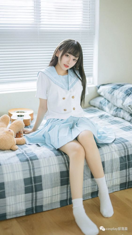 jk少女慵懒的周末只想美美的睡一觉