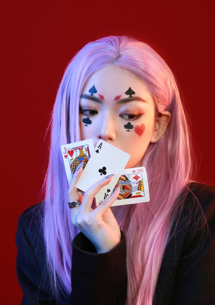 扑克牌美女图片