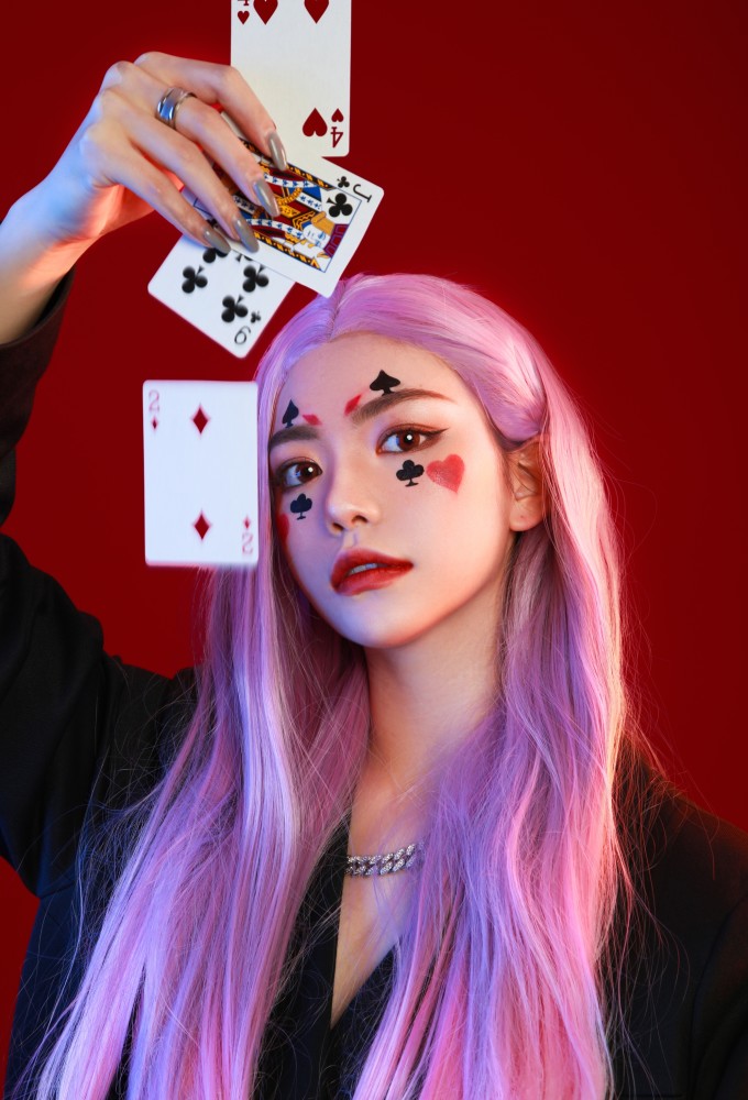 扑克牌美女图片