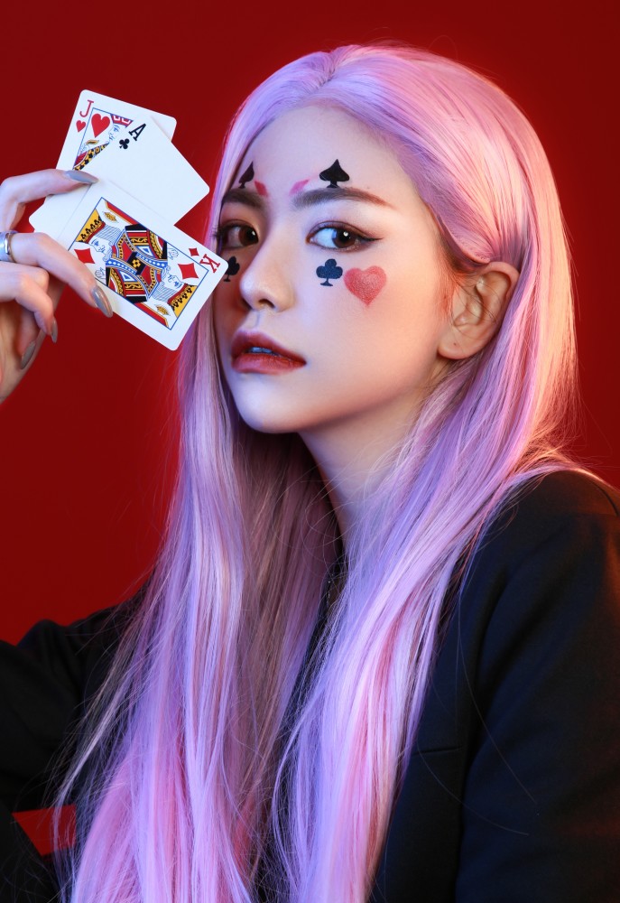 扑克牌美女图片