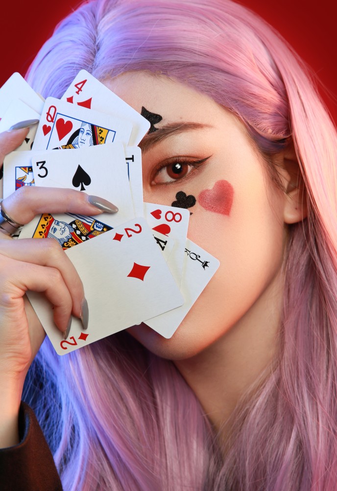 扑克牌美女图片
