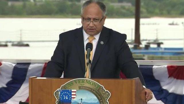 美国海军部长卡洛斯·德尔托罗