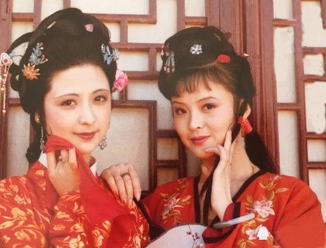是宁国府贾珍老婆尤氏的异父异母两妹妹,因公公贾敬死时,正值老太妃驾