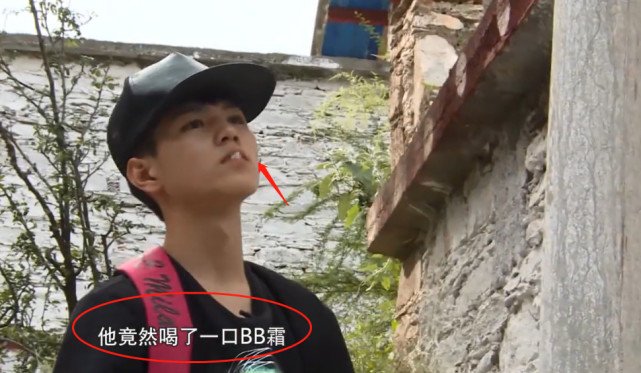 《变形计》尚领兄回到农村后依旧过着她艰苦平淡的生活,为了给生病的