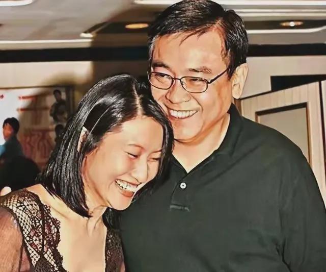 罗大佑与第一任妻子张艾嘉在一起十年后,才悄悄领了证,只是一年后便