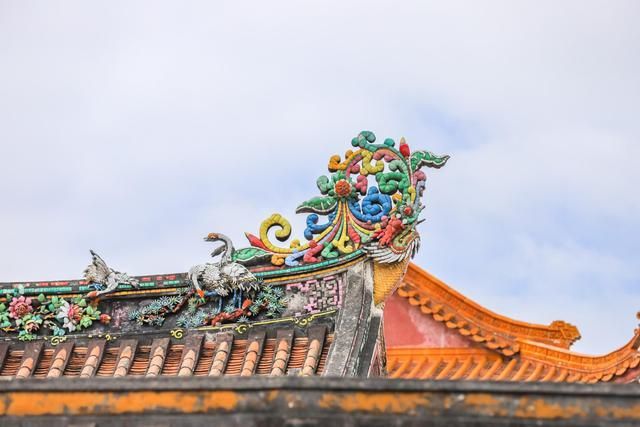 潮州开元寺,看潮汕嵌瓷文化,屋顶最亮丽的风景线