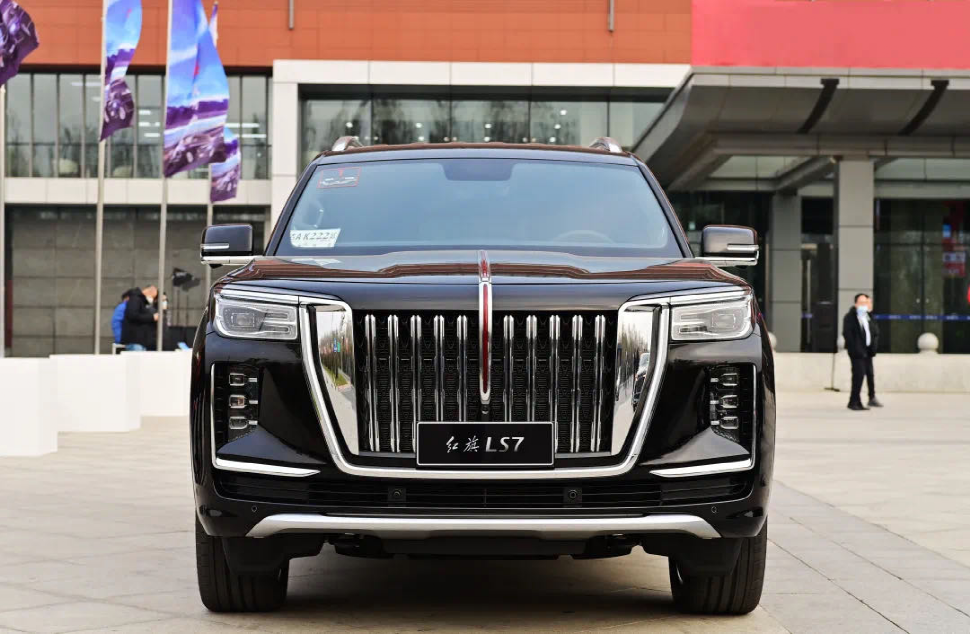 红旗l系首推suv 红旗ls7霸气亮相或将搭载v8双涡轮增压发动机