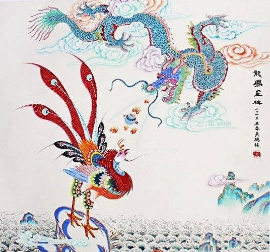 吉祥图案,指以象征,谐音,双关等的手法,将图案和吉祥用语相结合,组成