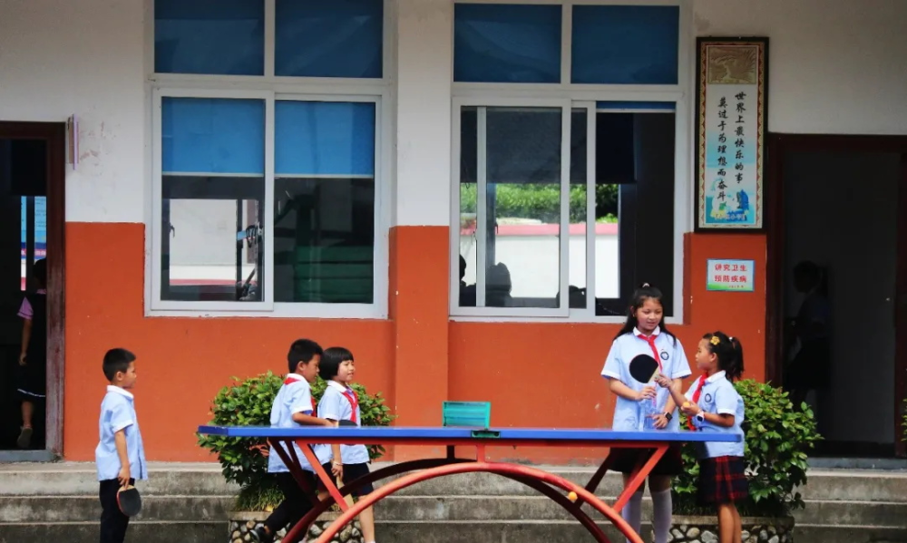 2017年,搭乘"互联网"快车,赤溪小学携手福鼎市实验小学创建城乡学校