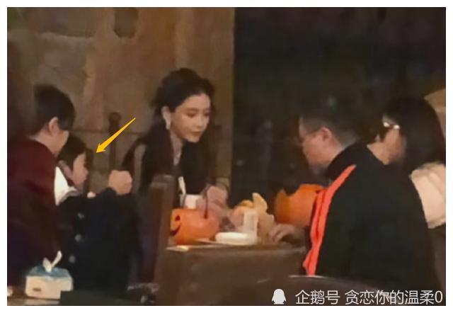 随着小海绵的长大,外界一直都好奇,杨颖儿子的长相到底有没有遗传到