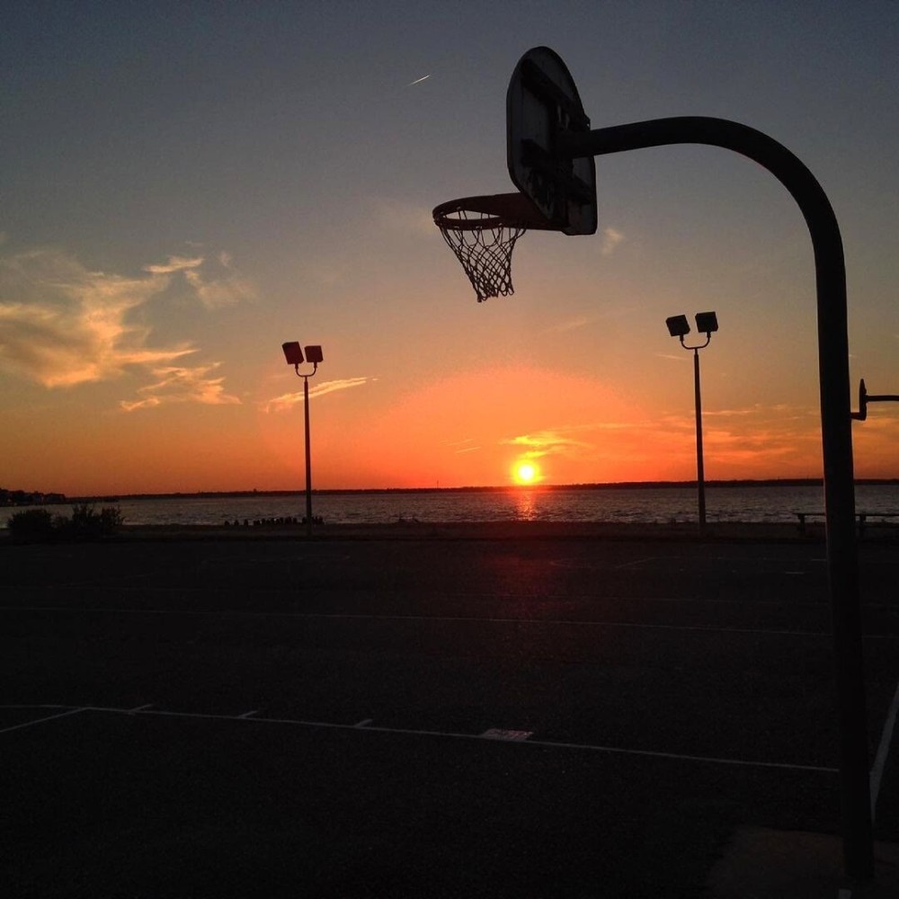 "热爱篮球"最美篮球场丨唯美篮球场头像/背景图