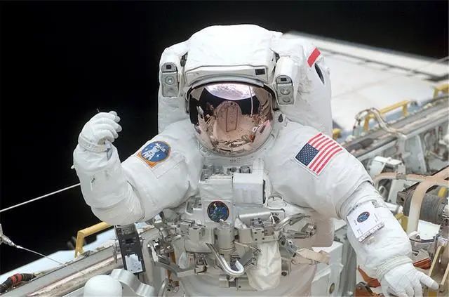 没穿宇航服进太空会怎样苏联宇航员40秒死亡血泪教训令人警醒