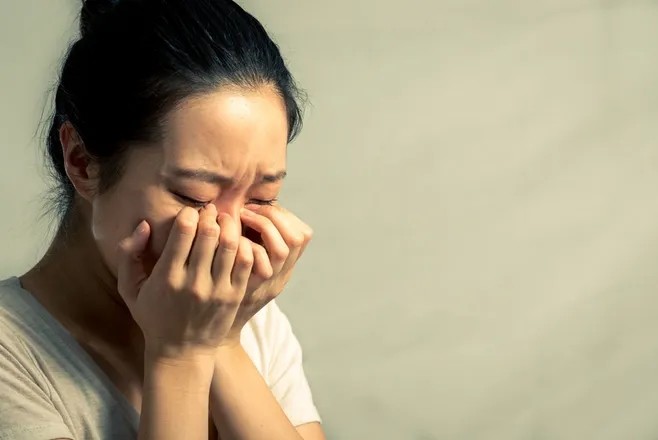 因为自己有尿路感染,所以插尿管,拔尿管就像噩梦一样,疼得直想哭.