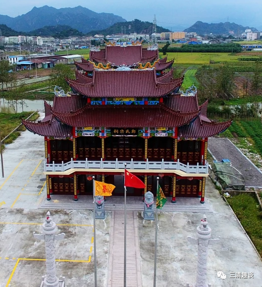 新建成的郭氏祠堂占地面积2800平方,建筑面积1600多平方,从2012年初