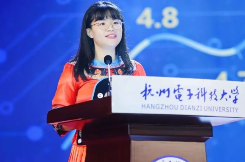 杭州电子科技大学并不是什么985,211大学,但是,补星莹在这所大学中却