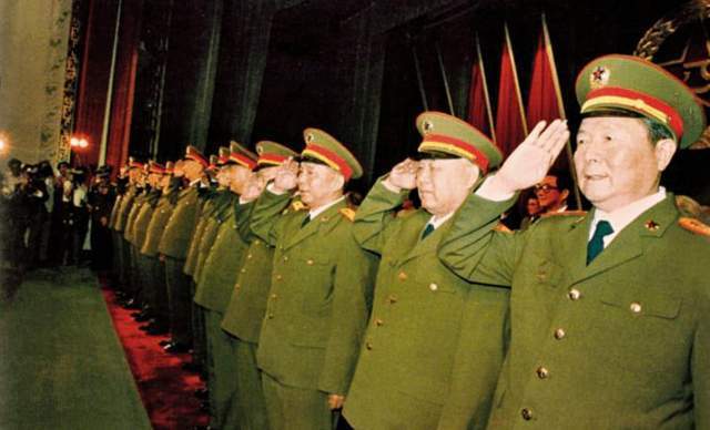 1987年,解放军三大总部的一把手同时换人,他们都是谁?