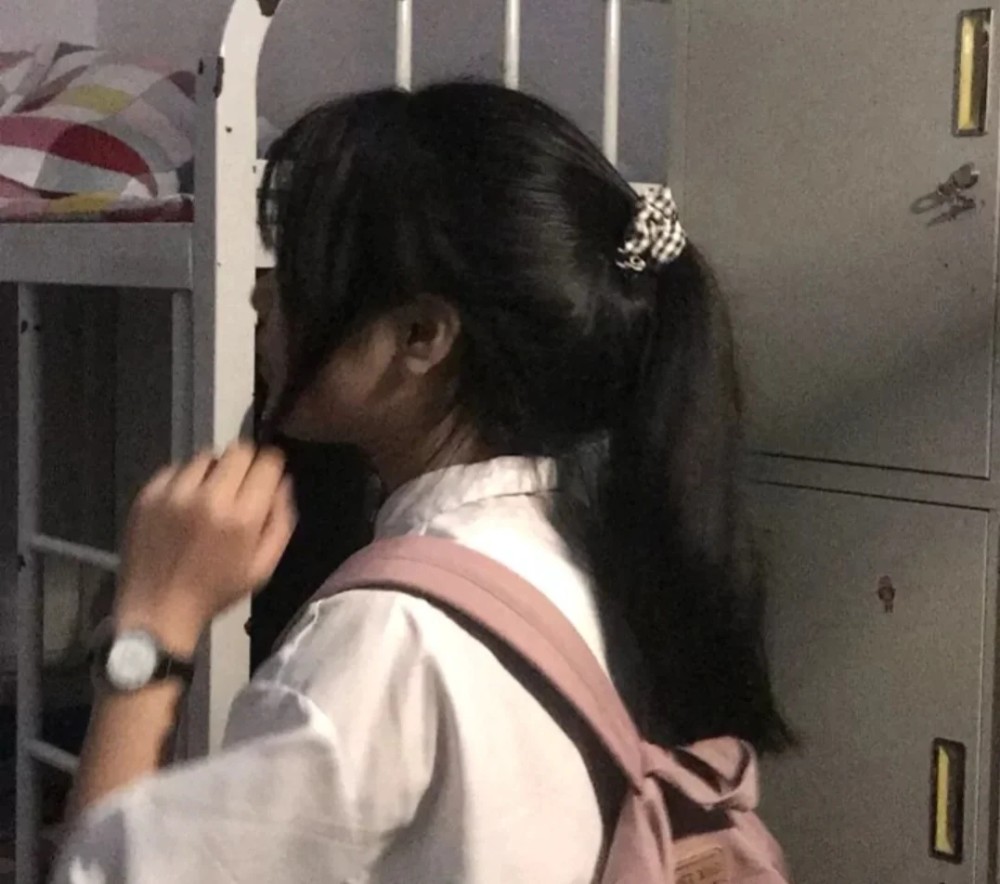 女高中生秋季专业头像