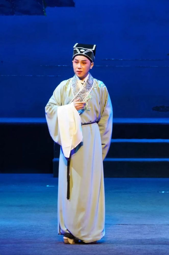 丨小小王彬彬锡剧表演,图源网络一场《盖娅山水画卷》模特大秀,也将