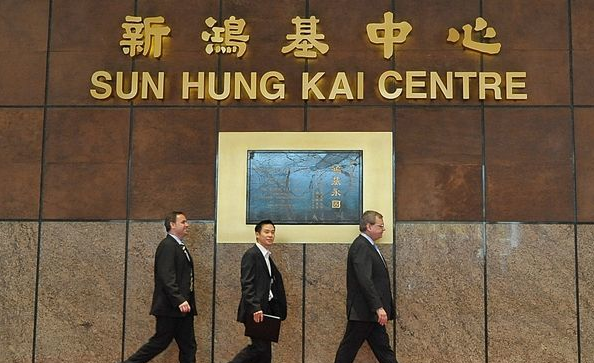 身价千亿香港女富豪帮儿媳赶小三替丈夫接管公司她太飒了