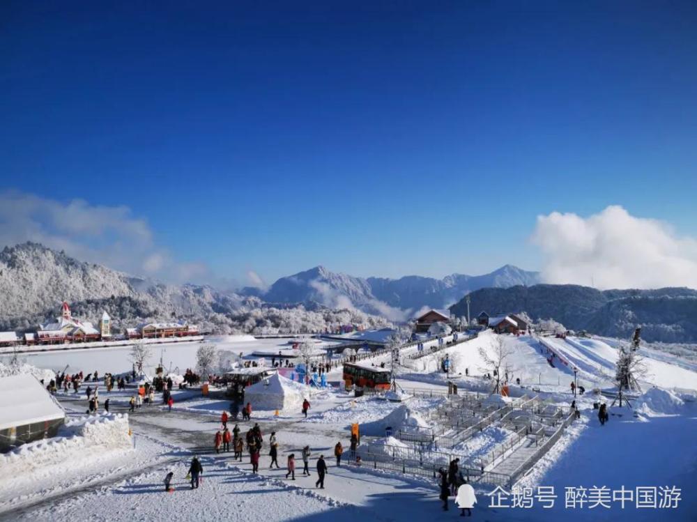 西岭雪山雪景提前到来您要的游玩攻略来了建议收藏