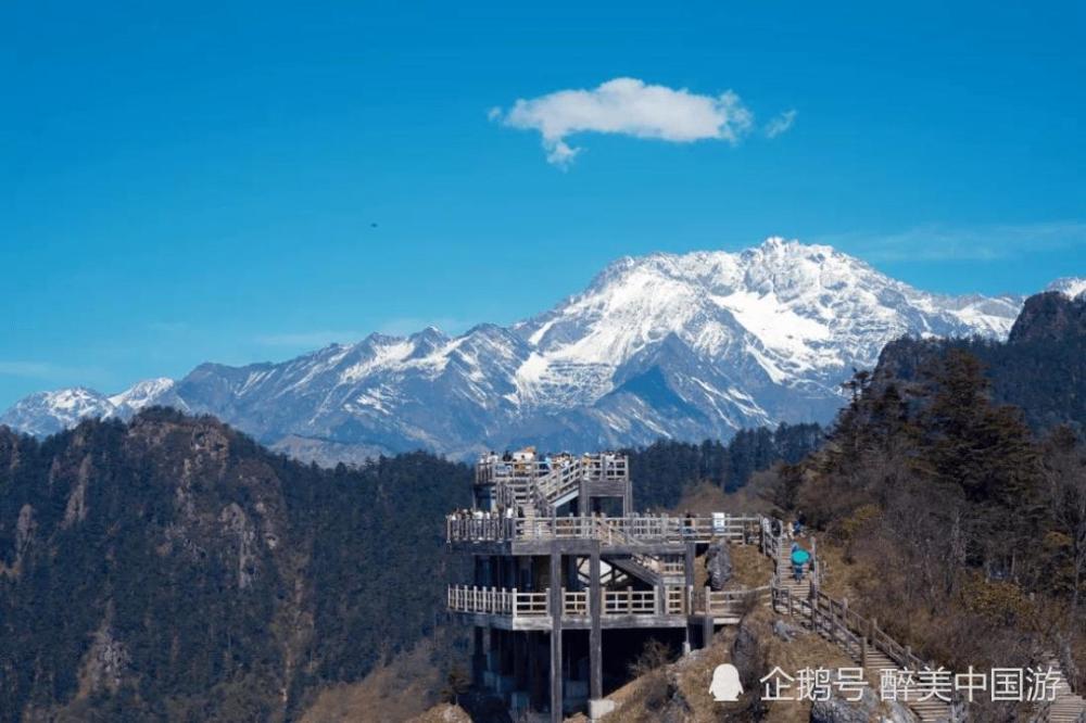 西岭雪山雪景提前到来您要的游玩攻略来了建议收藏